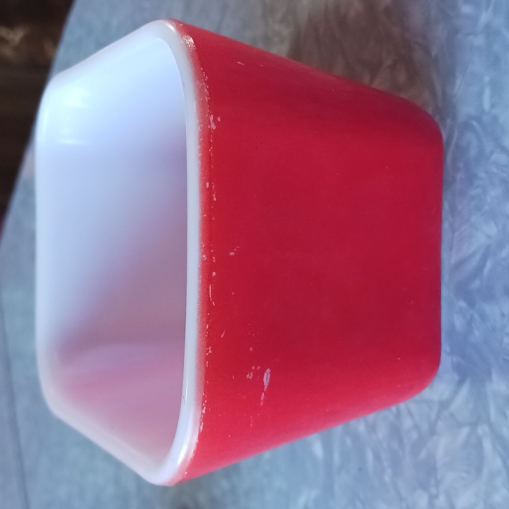 Pyrex~ Primary Red Small Refrigerator Dish - Picture 2 of 10